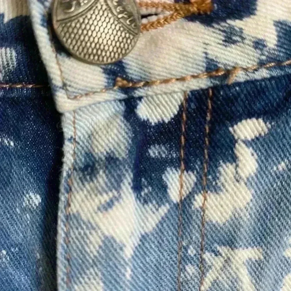Free People Shibori Tribal Bleach Wash Frayed Hem Micro Denim Shorts Size 28